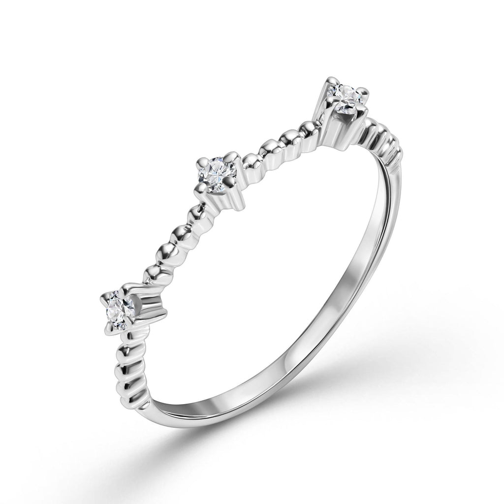 Mini Chic. Minimalist Gold Ring with Diamond