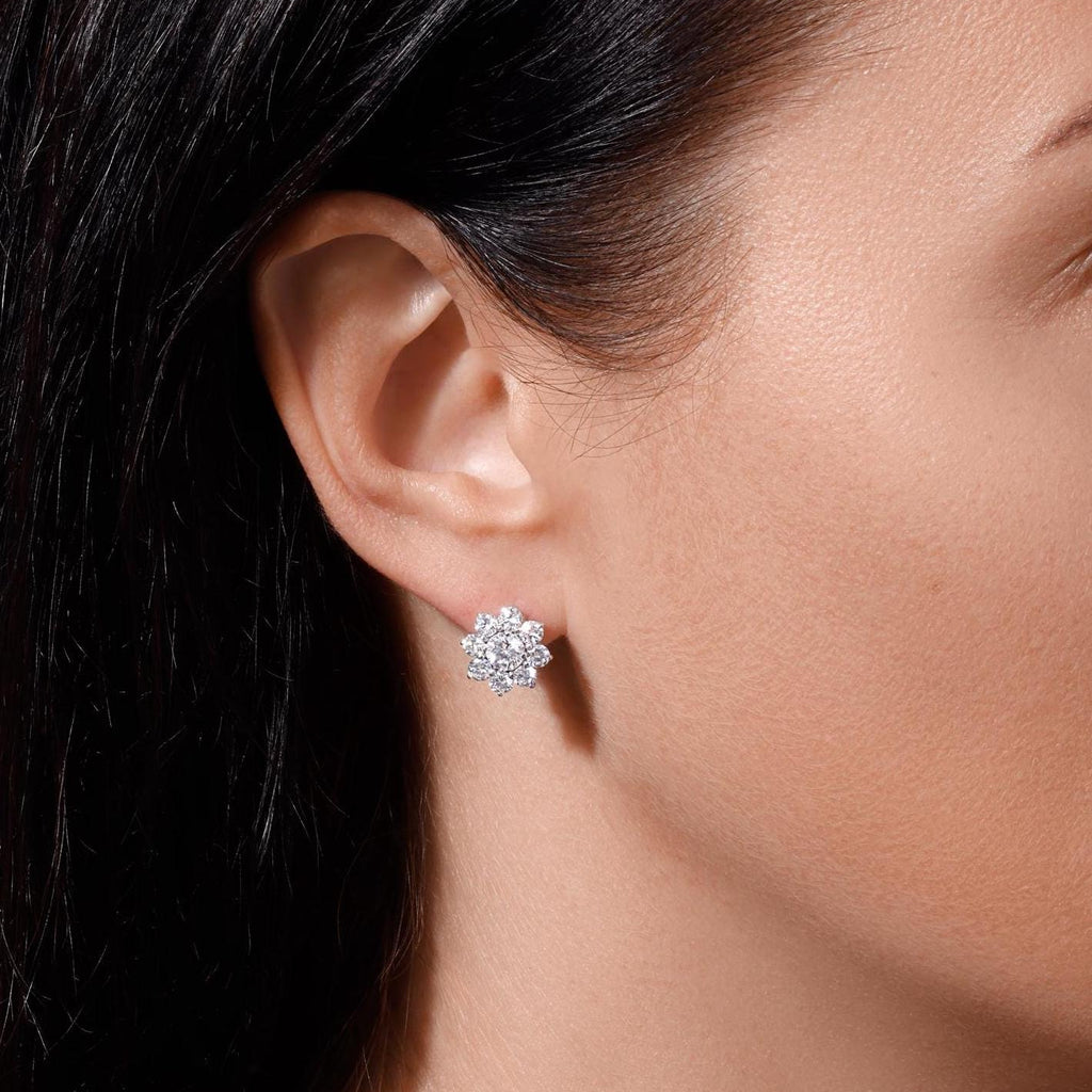 Boucles d'oreilles fleur en or blanc et diamants