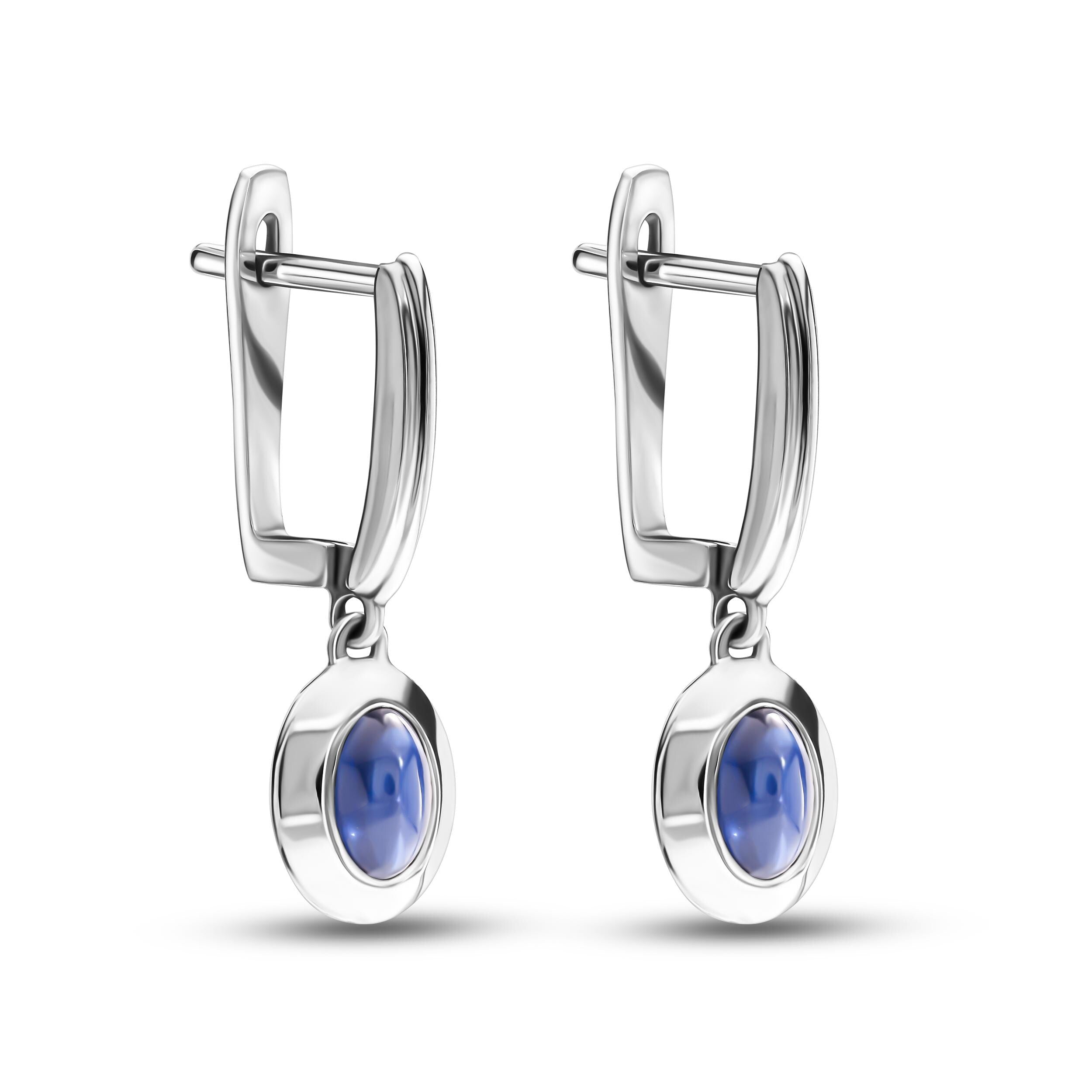 Boucles d'oreilles classiques en or blanc et saphir faites à la main