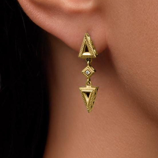 Boucles d'oreilles "Danse des Formes" en or jaune et diamants faites à la main