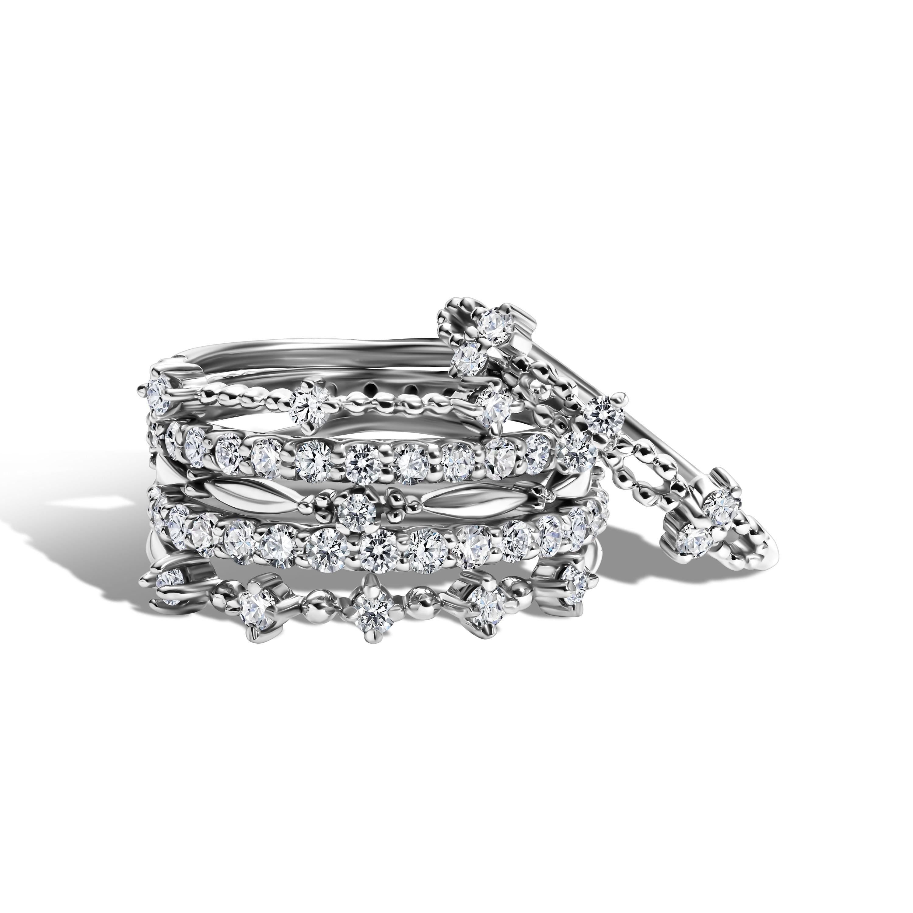 Mini Chic. Minimalist Gold Ring with Diamond