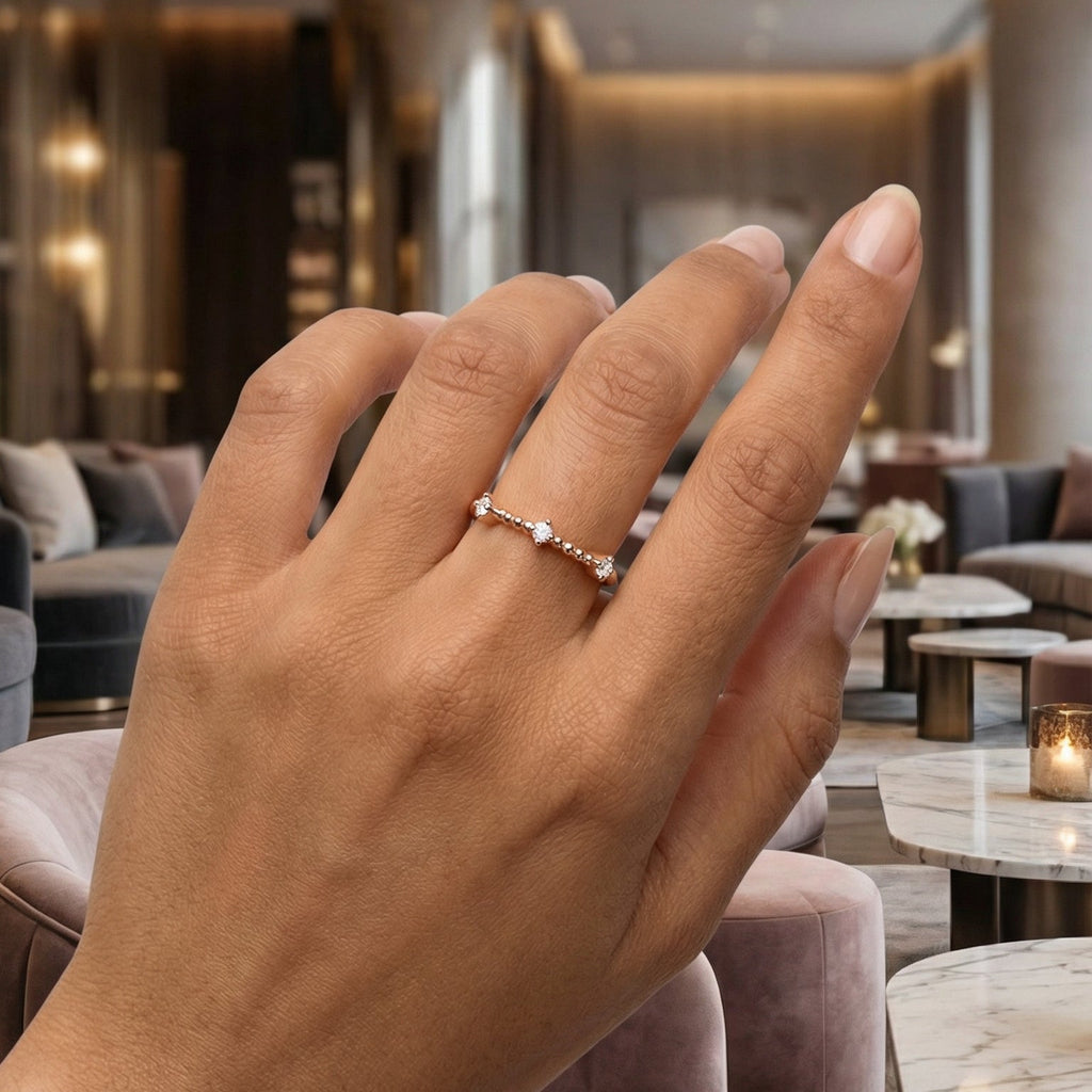 Mini Chic. Minimalist Gold Ring with Diamond