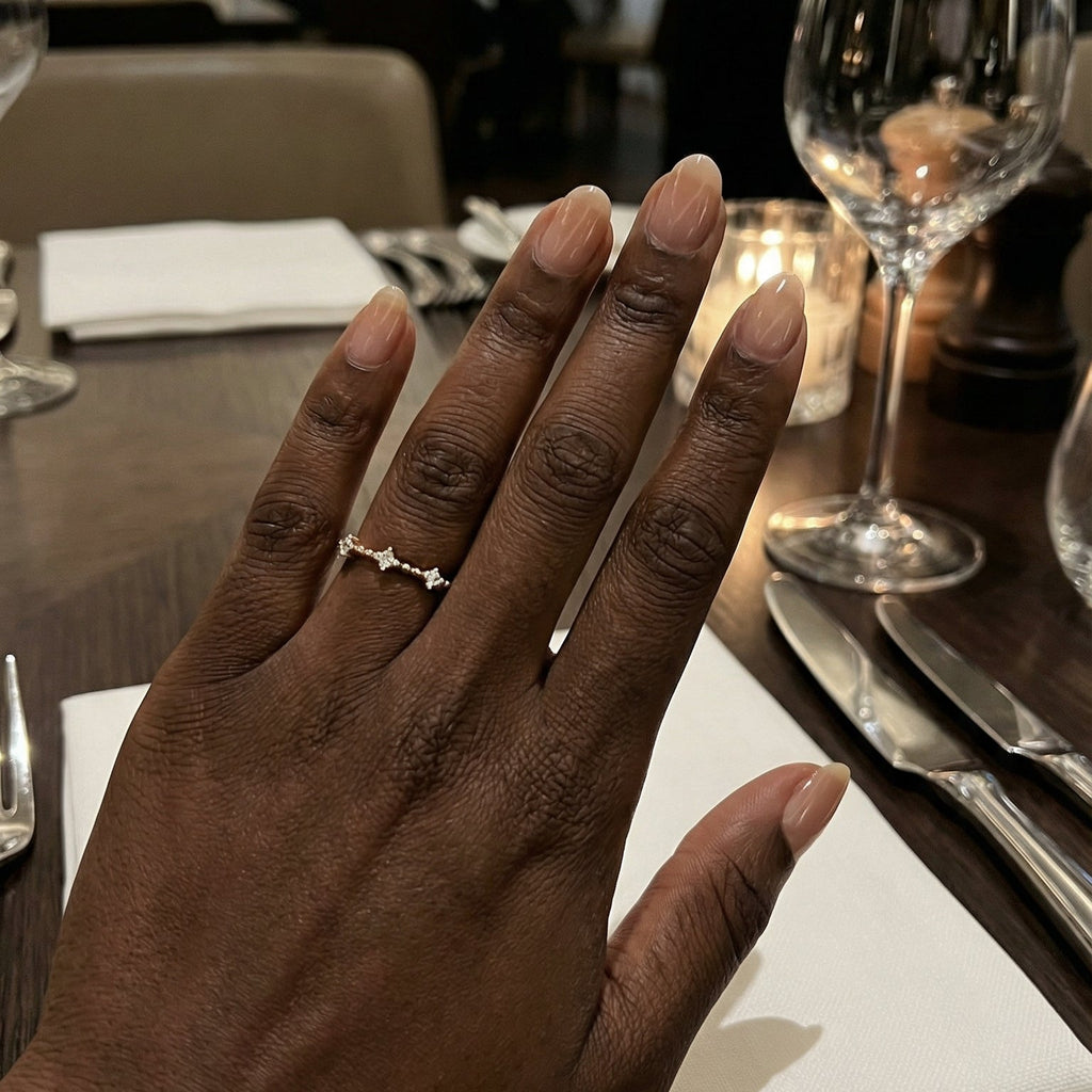 Mini Chic. Minimalist Gold Ring with Diamond