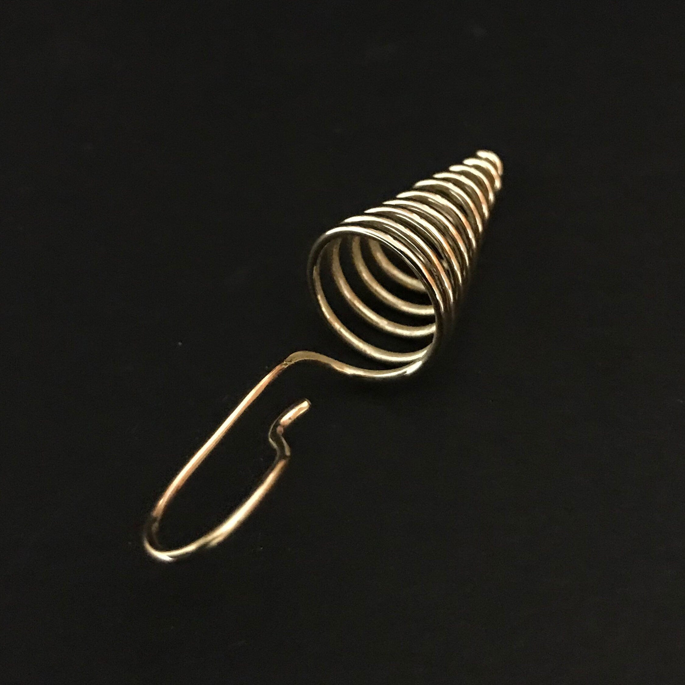 Cône Minimaliste Fait Main